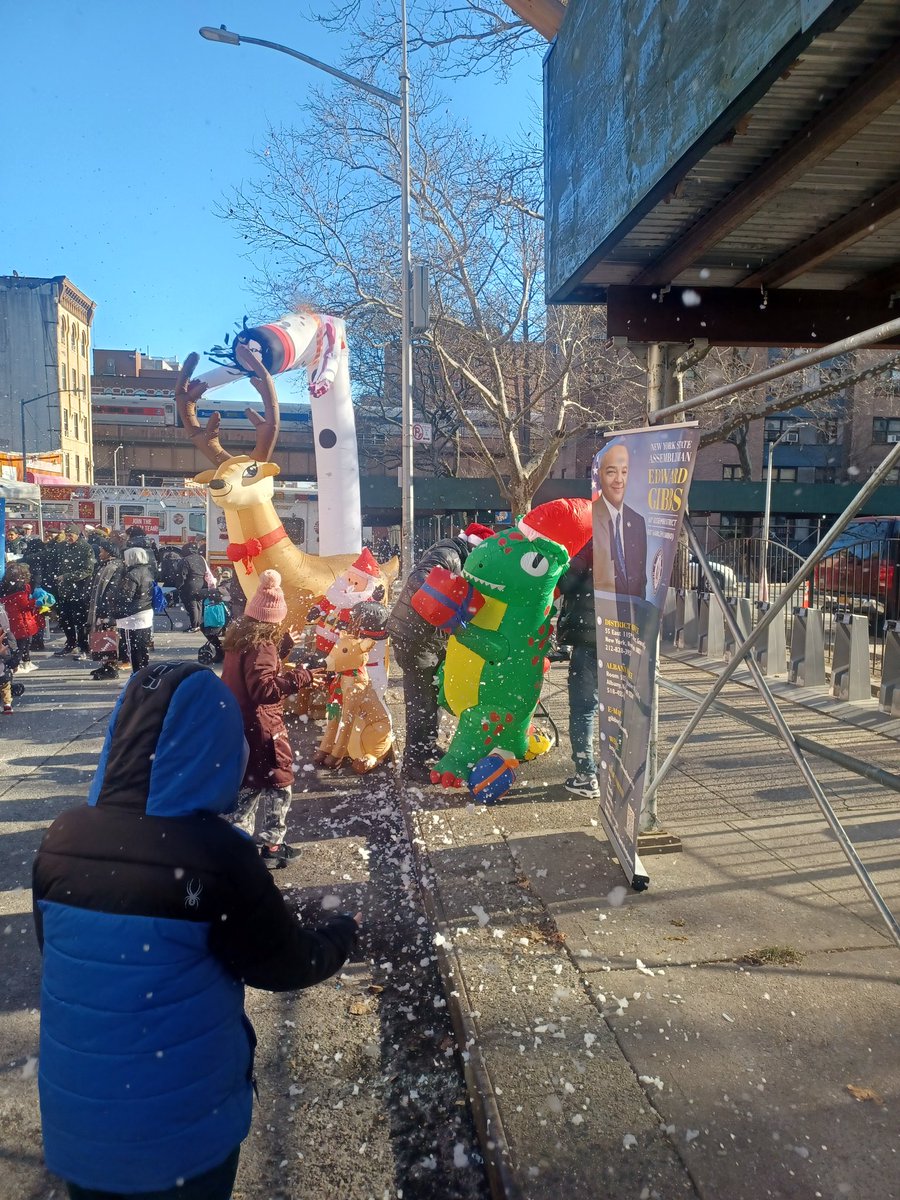 Shout out to my Boy also our Assemblyman <a href="/EddieGibbsNY/">Eddie Gibbs</a> and the <a href="/FDNY/">FDNY</a> for showing love to the community today at the Toy Drive <a href="/Sunalei2/">Sunalei Hutsilvha ✌️💚🌬️</a> <a href="/YIHB_/">🌞</a> <a href="/GodsMoron/">GodsPerfectMoron</a> <a href="/TherealJaymo420/">James Oulton</a> <a href="/BFO5O6_v3/">BFO5O6_v3</a> <a href="/Bklynbby/">Beautiful Soul✌️</a> <a href="/QUEENDIVA420/">Queen</a> @QueenMousie626 <a href="/othagreat/">OThaGreat</a> <a href="/jen_wrightcr/">🇨🇦SmokingJen🇨🇦</a> <a href="/LARRYIRBY6/">LARRYIRBY</a> @420Leafstyle