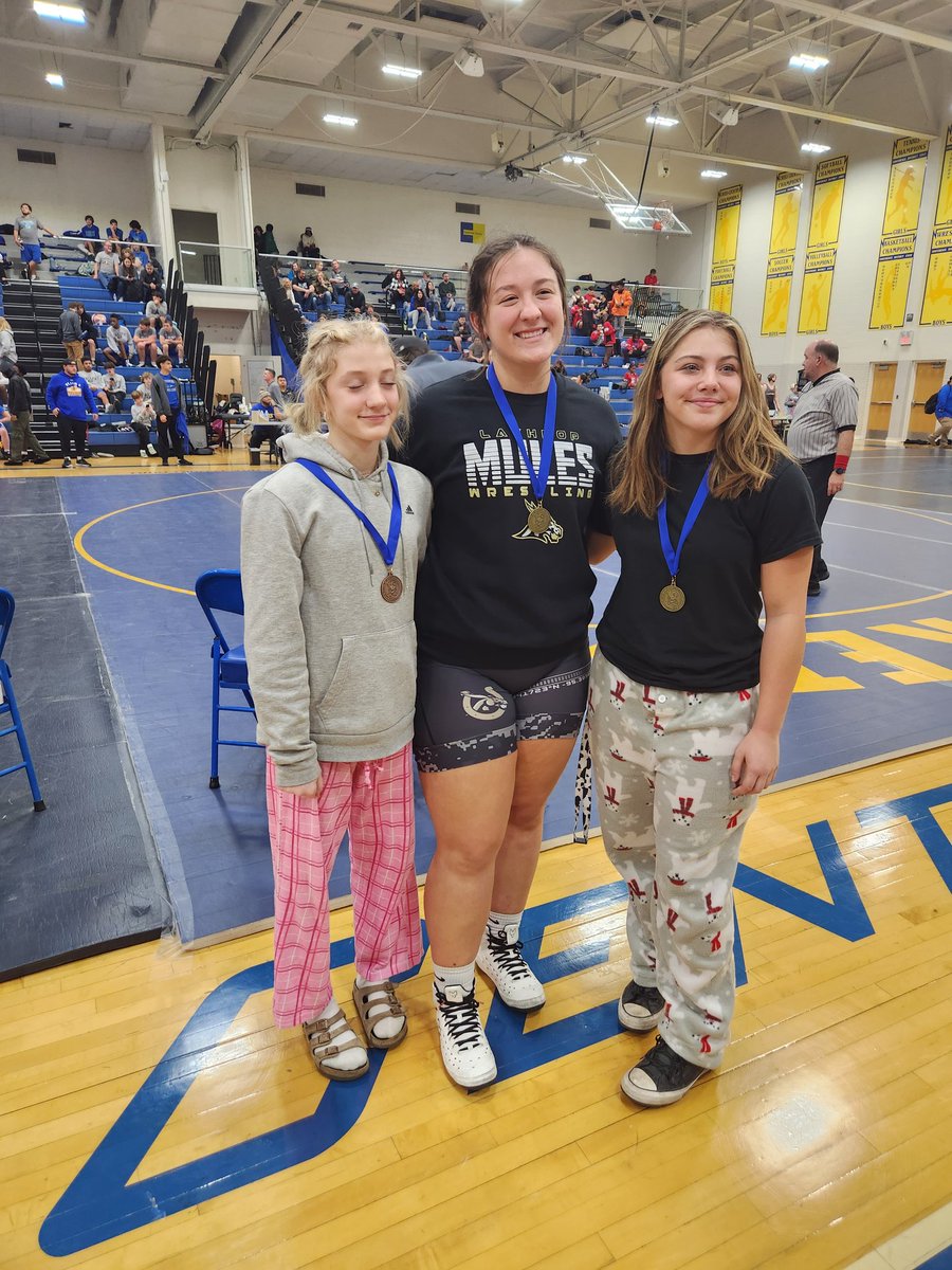 m_tichenor's tweet photo. Congratulations to these Lathrop wrestlers who placed at the tournament today at Center HS. And to this former Lathrop wrestler @MasterJennings who according to Coach Mudd didn't earn this many medals his entire career. https://t.co/uM8uZAFUg2