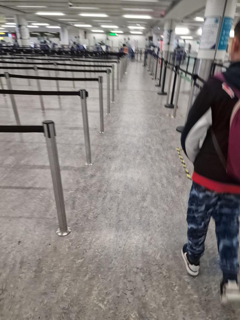 chachabinks1980's tweet photo. @royalnavy @ukhomeoffice @londongatwick Easy peasy coming thru on a border strike, better than normal.... who doesn't like a Navy man in uniform ❤️❤️🥂 https://t.co/QaezoB5IuF