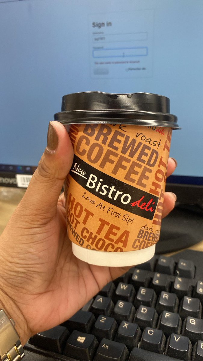 justinemel24's tweet photo. papabudol pa din sa kape nyo bago matapos ang taon 😂😂😂 https://t.co/cGnsimTMA9