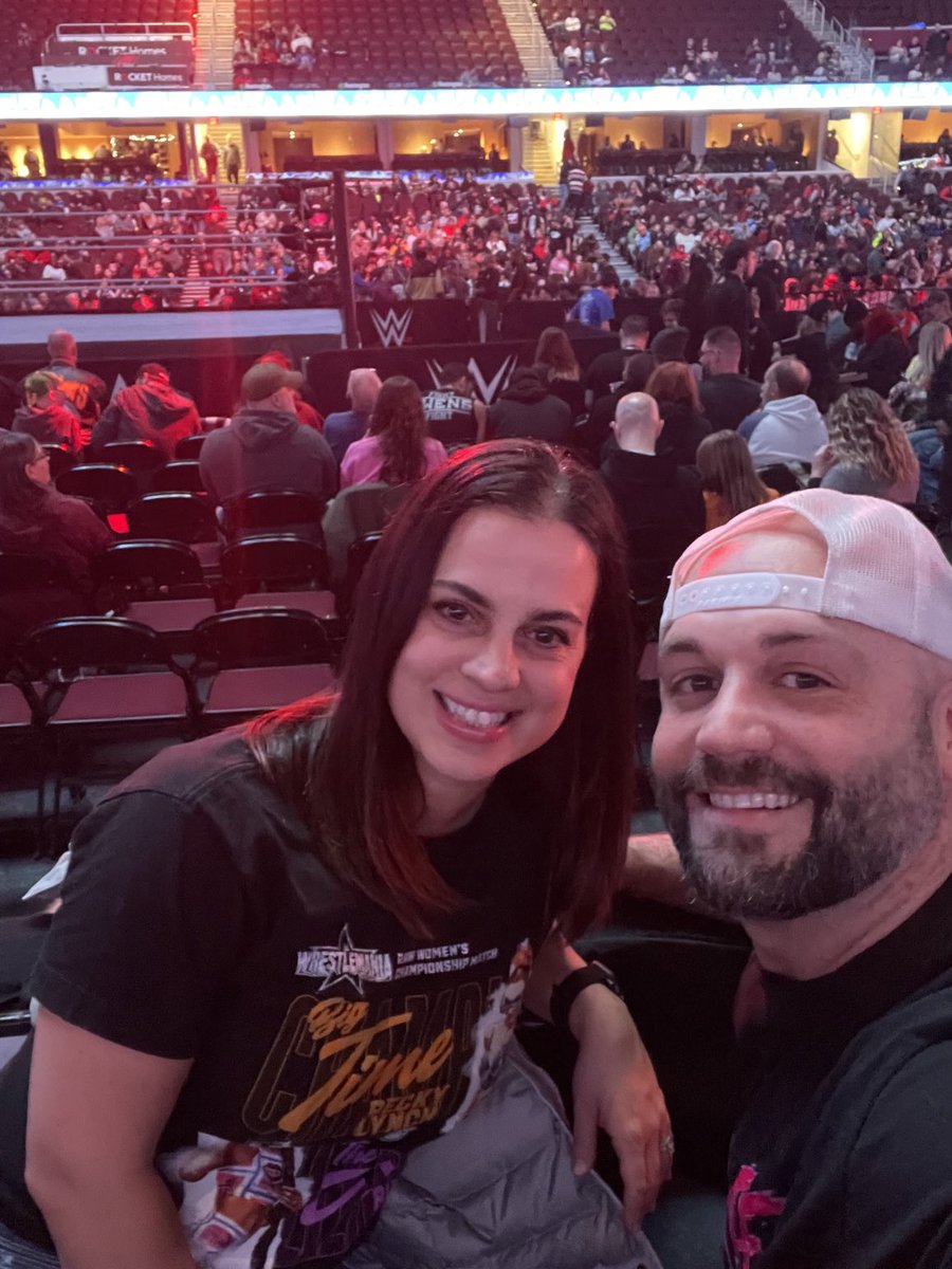vincenzo1979's tweet photo. My wife’s first event. Holiday tour!!! #WWEcleveland https://t.co/qyItgS57pZ