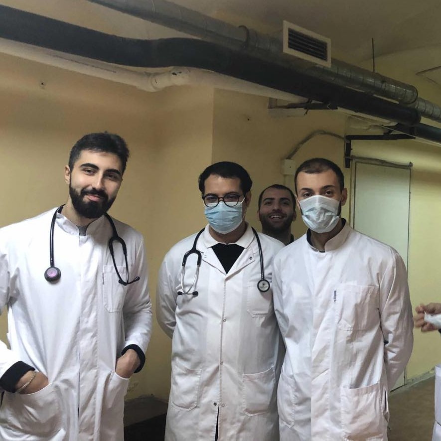 FedyMtar's tweet photo. You can see the radiant smile on my face as i start to reconsider my life choices 😅
#medschool #journey #goals https://t.co/MHmGgqr7kF