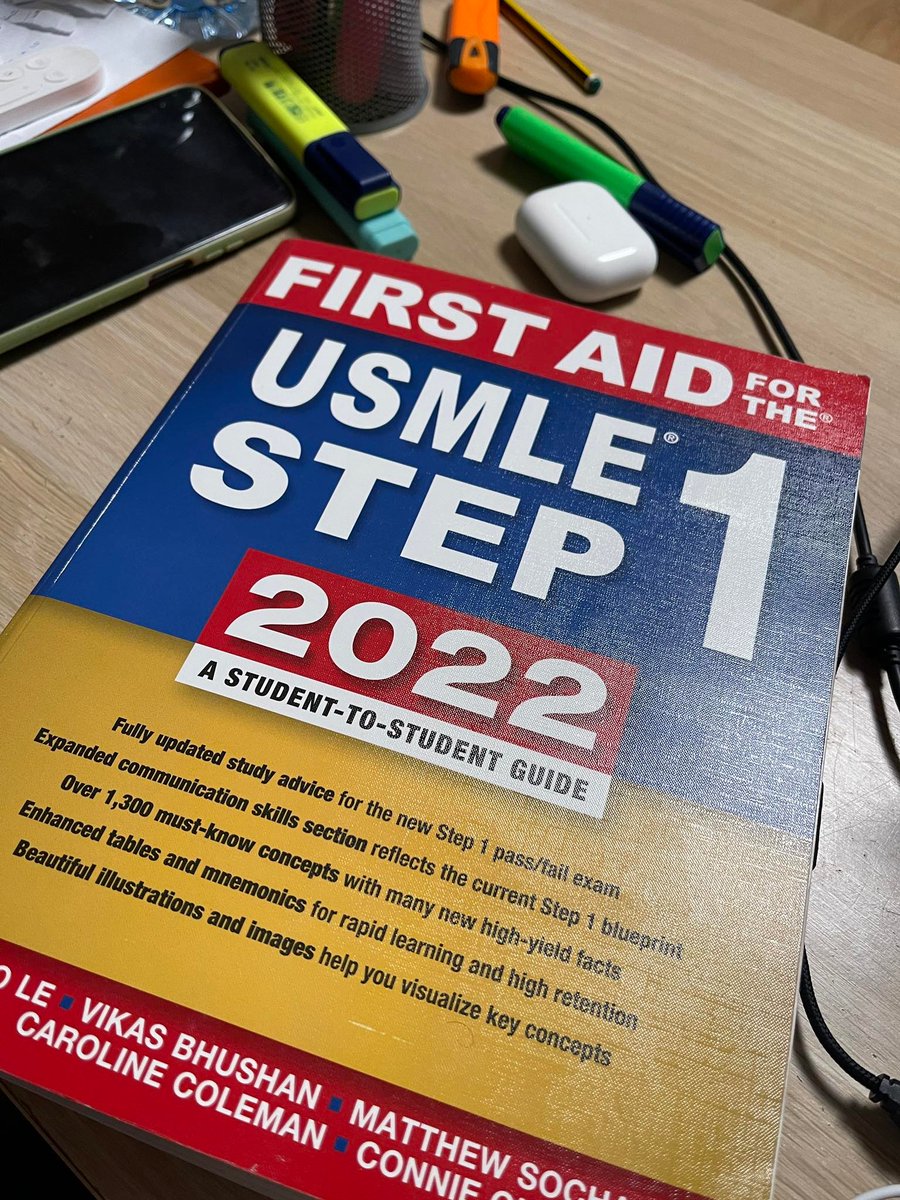 FedyMtar's tweet photo. You can see the radiant smile on my face as i start to reconsider my life choices 😅
#medschool #journey #goals https://t.co/MHmGgqr7kF