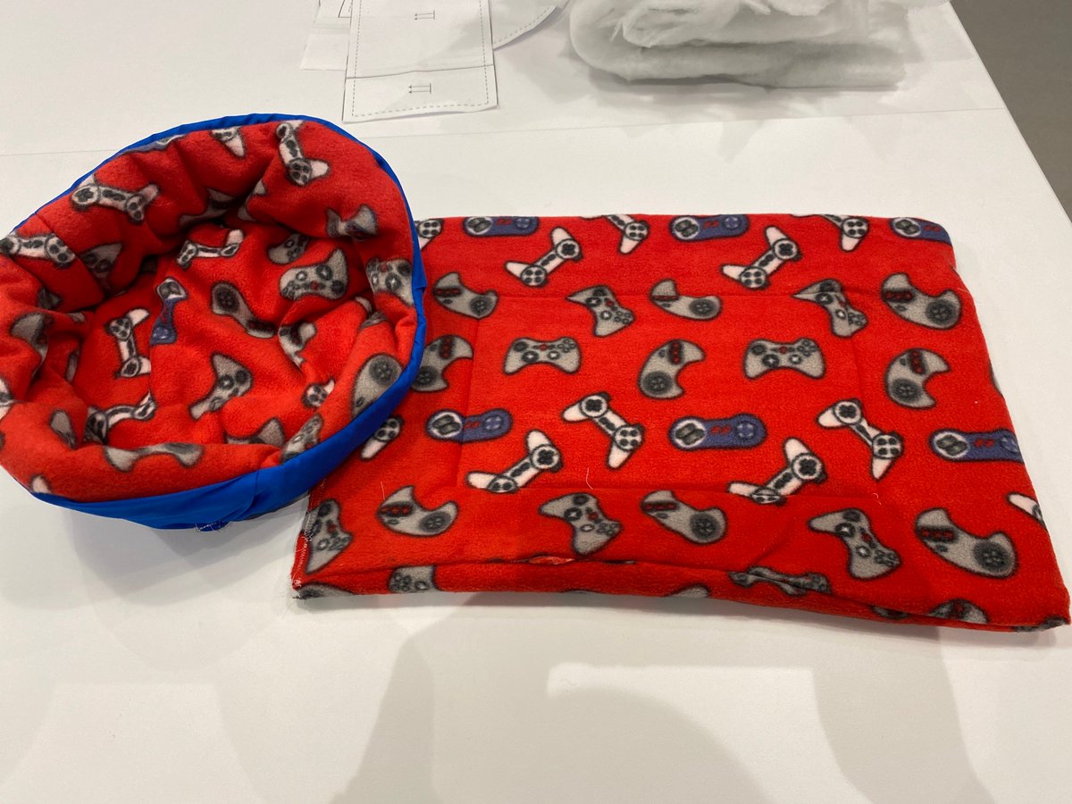 Never to late to learn a new skills. I got myself into sewing and have been sewing up a storm for my herd of 5 guinea pigs. With 25$ of materials, will be able to make them each a cuddle cup and matching pee pad. Working in a #fablab gots it perks