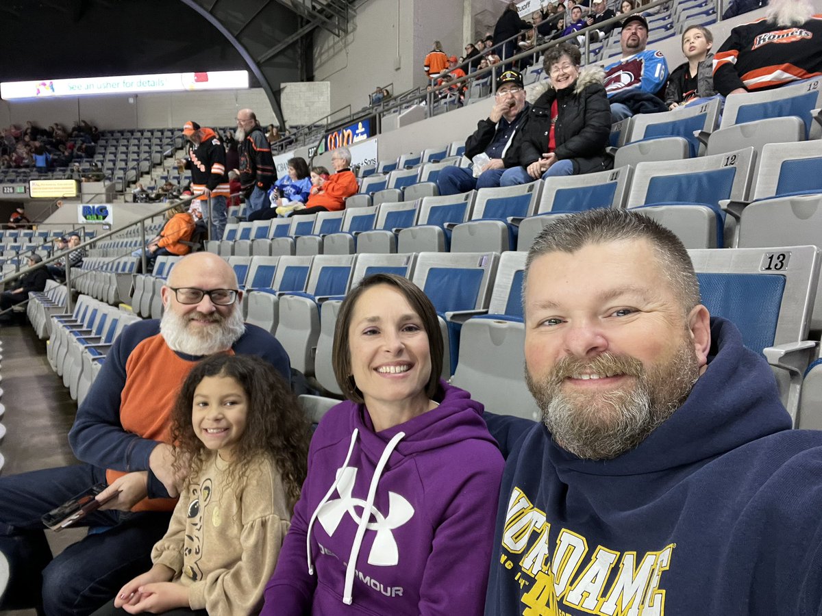 wireless987's tweet image. Great night with friend. #letsgokomets