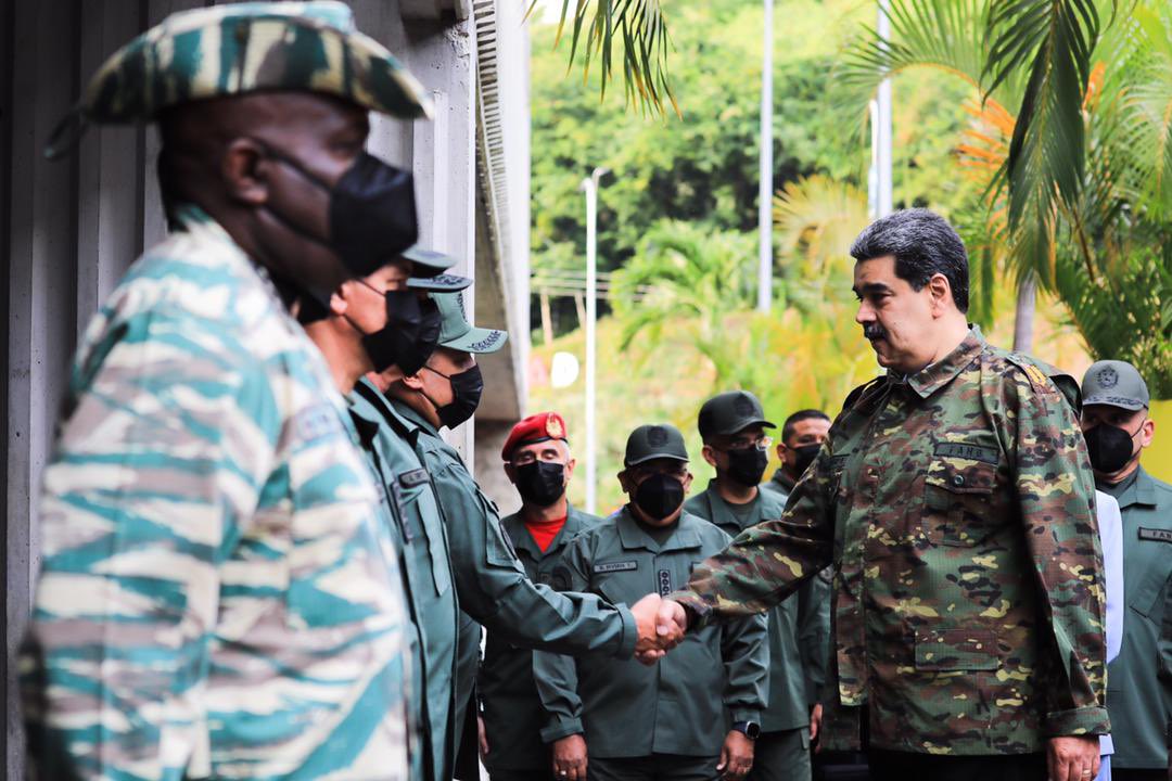 ¡Misión cumplida mi CJ <a href="/NicolasMaduro/">Nicolás Maduro</a>! En 2022 la #FANB  mantuvo a raya a los grupos irregulares TANCOL que han pretendido mancillar nuestra soberanía y alterar el equilibrio ecológico en territorio nacional. Mantendremos a nuestra patria libre e íntegra ¡QUÉ VIVA LA FANB!