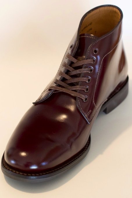 メガネを買う予定だったのにまた靴買ったマン
激安だったので… 