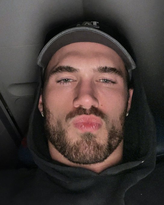 late night messaging https://t.co/o6GBN0uyoc https://t.co/n78EosPYHV<a href="/tag/linkinbio"class="tags"><span>#linkinbio</span></a>