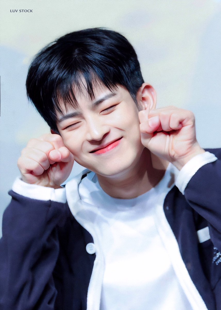 Luv_Stock's tweet photo. 221224 와이글로벌 HQ✨

고양이 소릴 내봐 
같이 냥냥냥냥냥 ฅ^•ﻌ•^ฅ

#빅톤 #정수빈 #수빈 #スビン
#victon #JUNGSUBIN #SUBIN https://t.co/omXnWz7Pjm