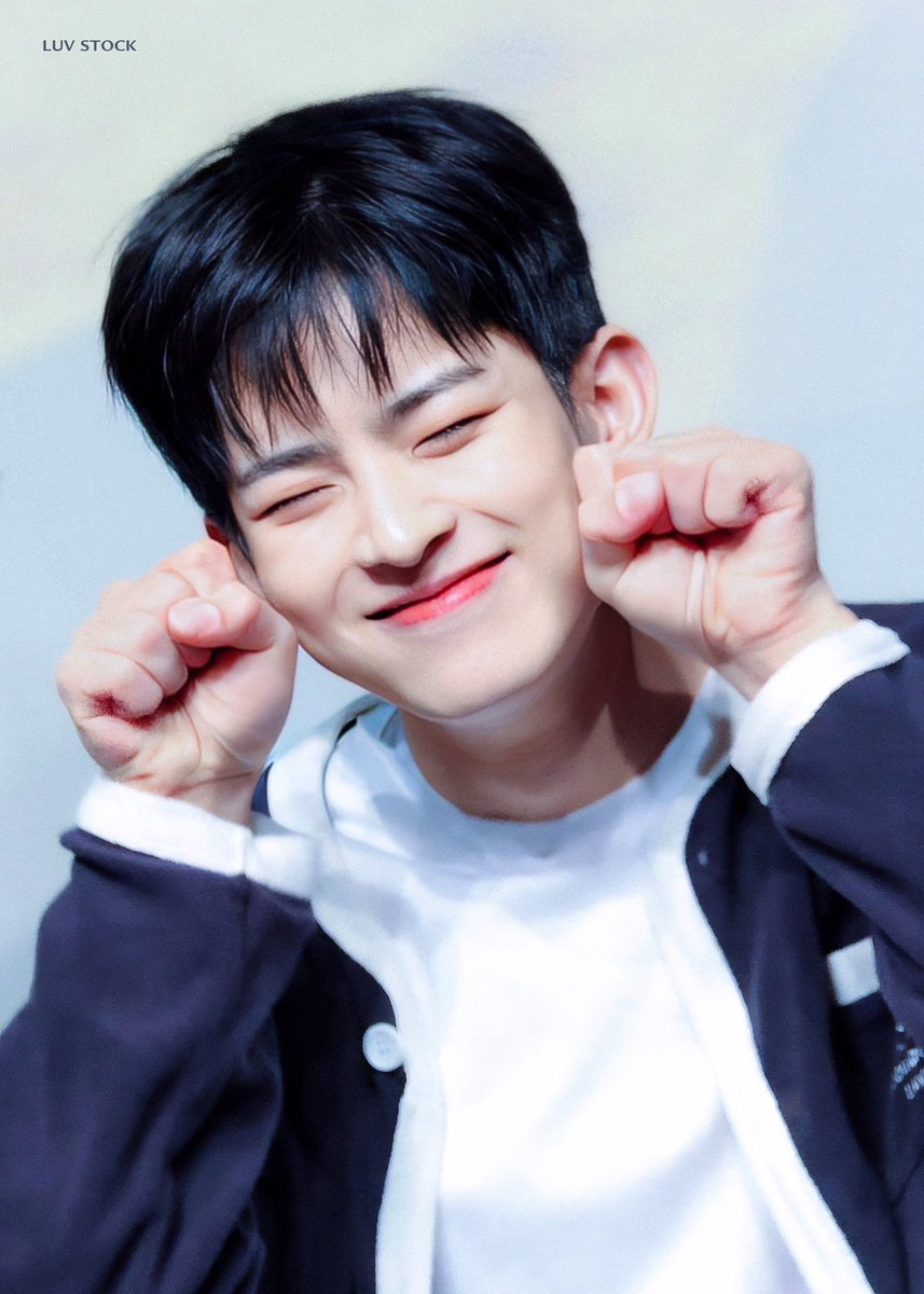 Luv_Stock's tweet photo. 221224 와이글로벌 HQ✨

고양이 소릴 내봐 
같이 냥냥냥냥냥 ฅ^•ﻌ•^ฅ

#빅톤 #정수빈 #수빈 #スビン
#victon #JUNGSUBIN #SUBIN https://t.co/omXnWz7Pjm