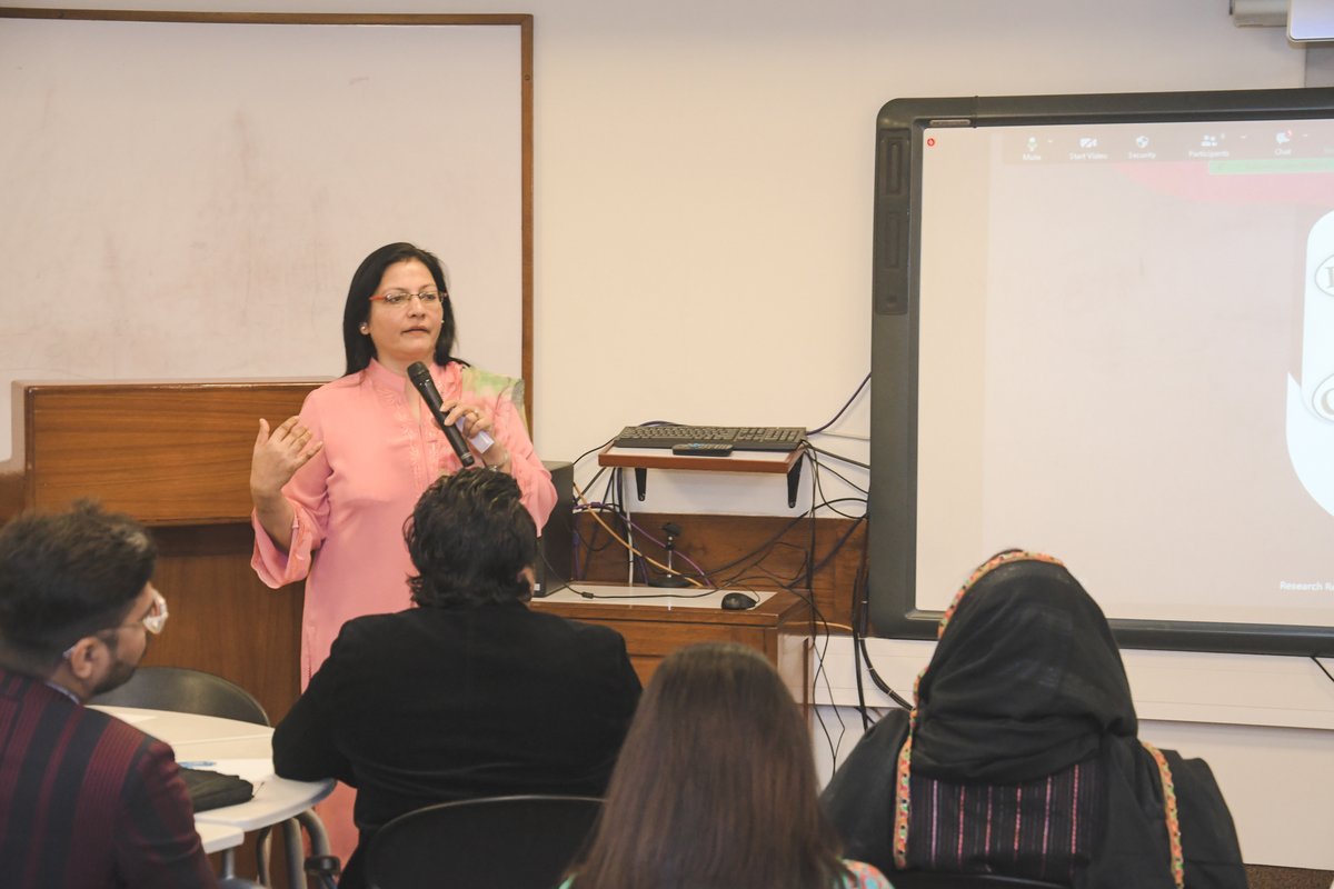 TazeenSaeedAli's tweet photo. Ms.Shahnaz Cassum ( Assistant Professor , nursing and SOTL Chair, for The Haile T.Debas Teachers Academy) shared her knowledge on Aligning Research with Teaching learning Practice. https://t.co/njZqsxeKI8