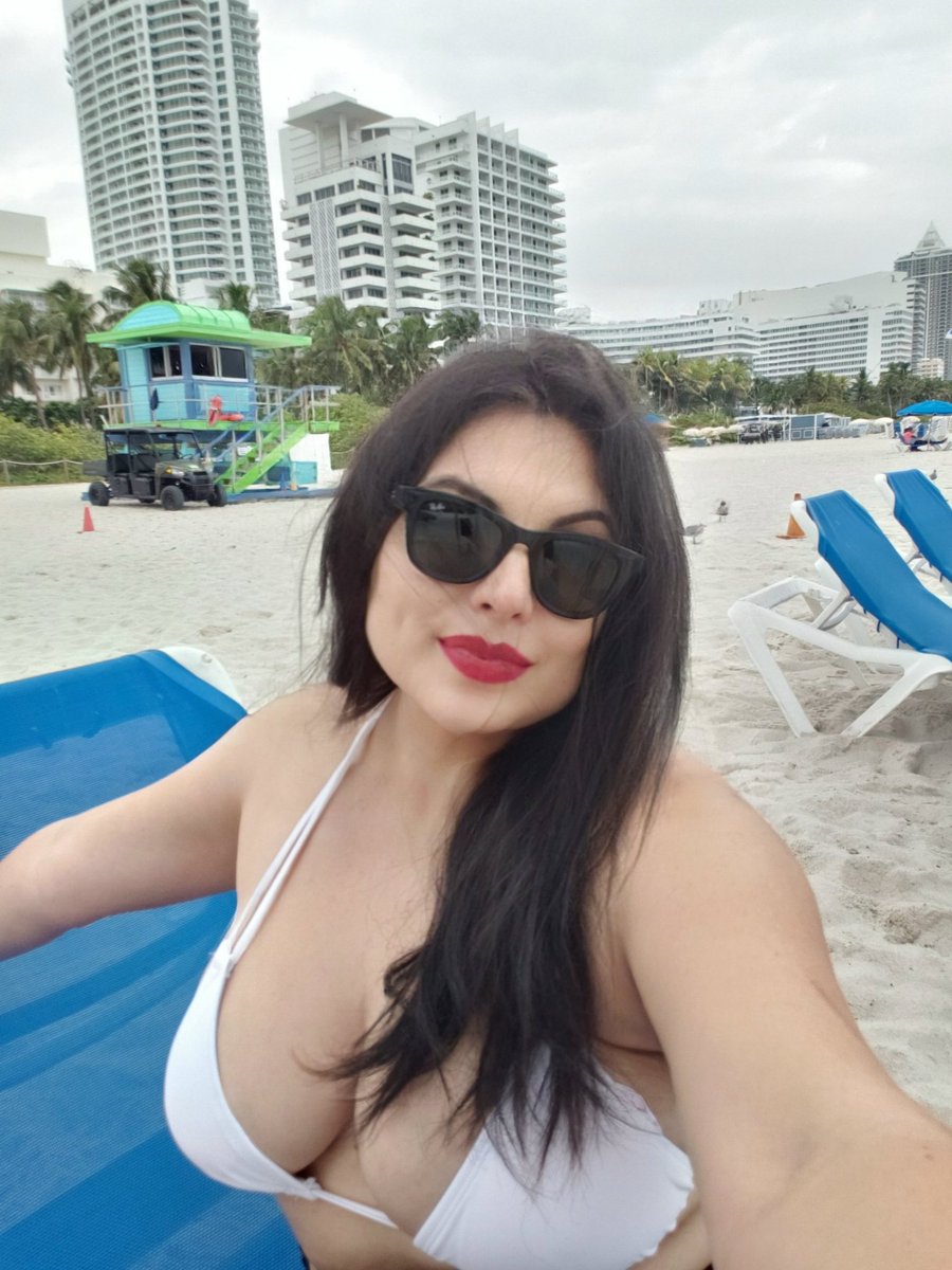 savydls79's tweet photo. Miami how i miss you. #Miami #MiamiBeach #southbeach https://t.co/qOK8WCIOwp