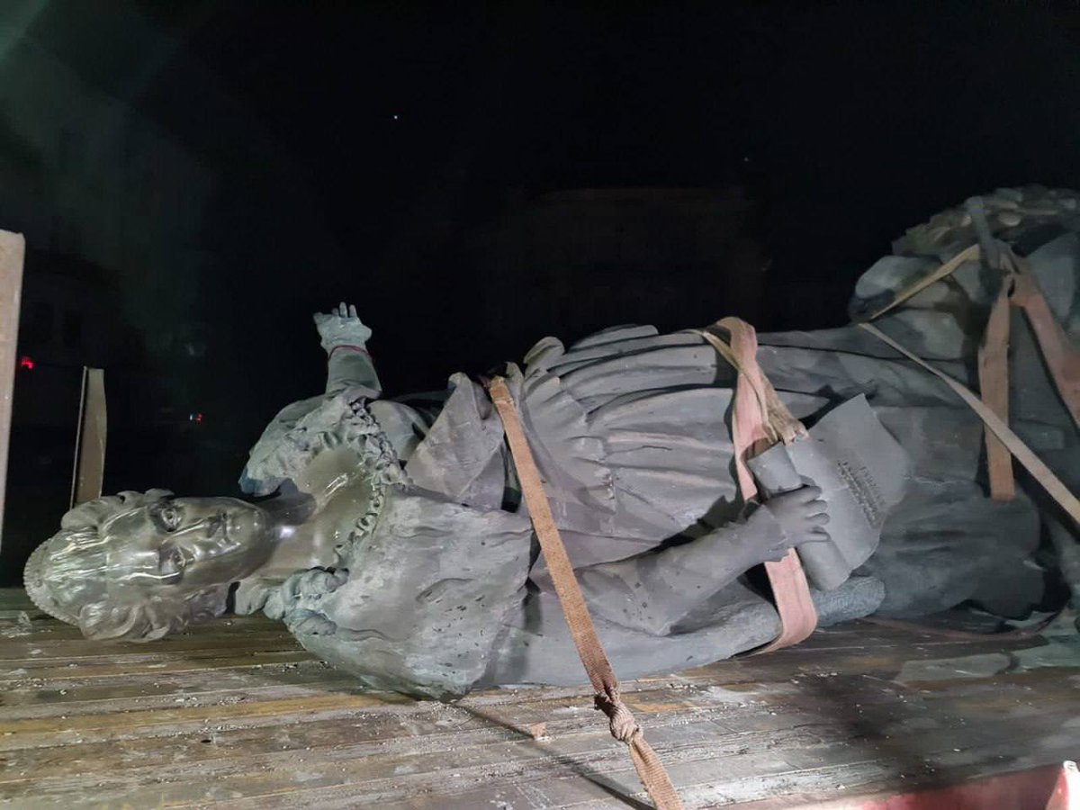 sternenko's tweet photo. -1 блєдіна в Одесі https://t.co/5yJTUZ6cEq