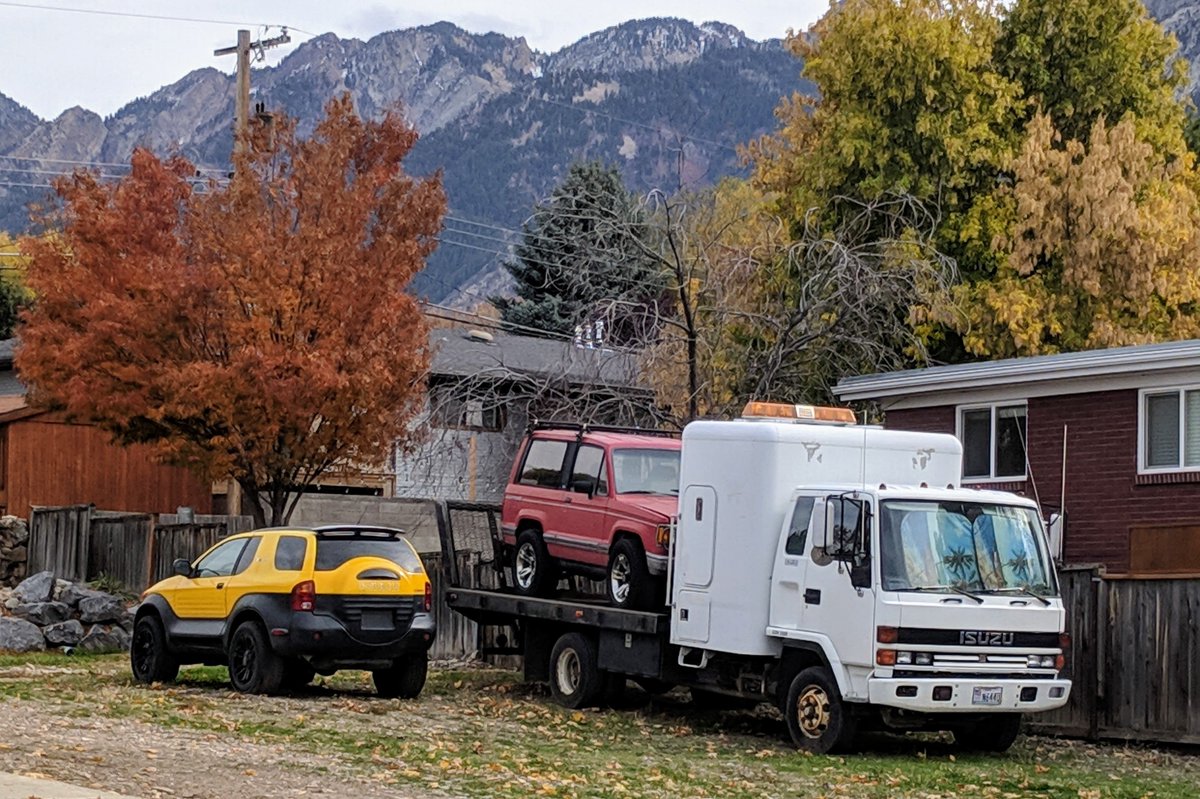 ChrisONeill__'s tweet photo. @the_autopian @zachcohen22 My neighbor is slightly into them: https://t.co/rGmwp68tMe