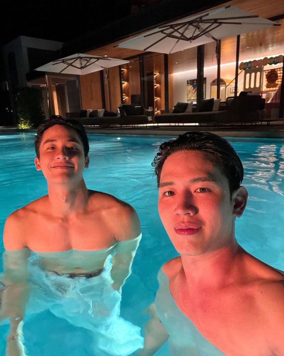 polcaworldtweet's tweet photo. Attention PH Polcas.. Because we got a selfie, we’re doing a giveaway.😅💙 #เตนิว #polca #taynew #phpolca https://t.co/hW5frXkko6