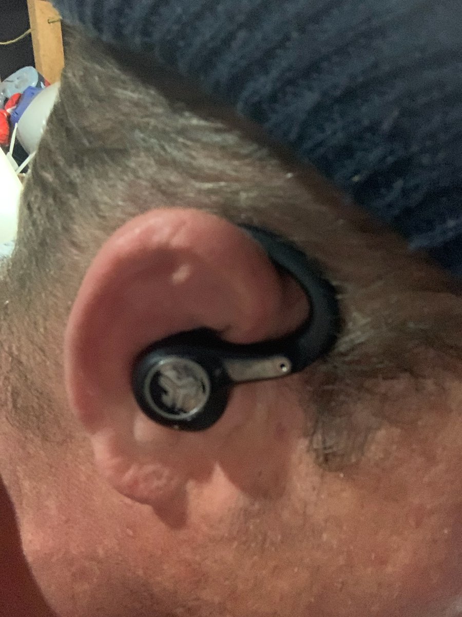 SefMo23's tweet photo. Man bless my mama but she dont be listening... got me these and told her that type just dont fit over my fat ear lol.... how should fit then fat ear club 🤣🤣🤣 https://t.co/0EBIFZiODa