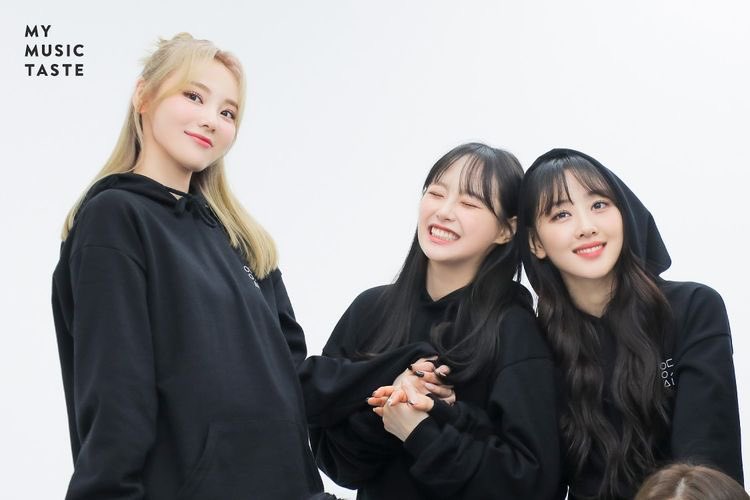 twelveclips's tweet photo. happy #5YearsWithCHUU π€
#loona #yves #heejin #jinsoul #chuu https://t.co/kxKu69ZH6D