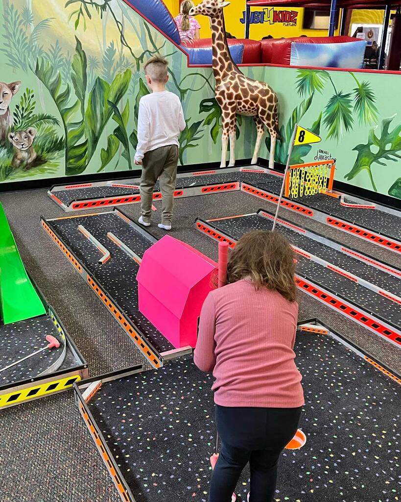 BlondMichael's tweet photo. A brief but fun trip to Brandon to see the family. Kids and I took a moment today to go to Just4kidz-play land and let off some energy. #twodadsraising2 https://t.co/mX3S5SzFAu https://t.co/yqZXgHzpKH