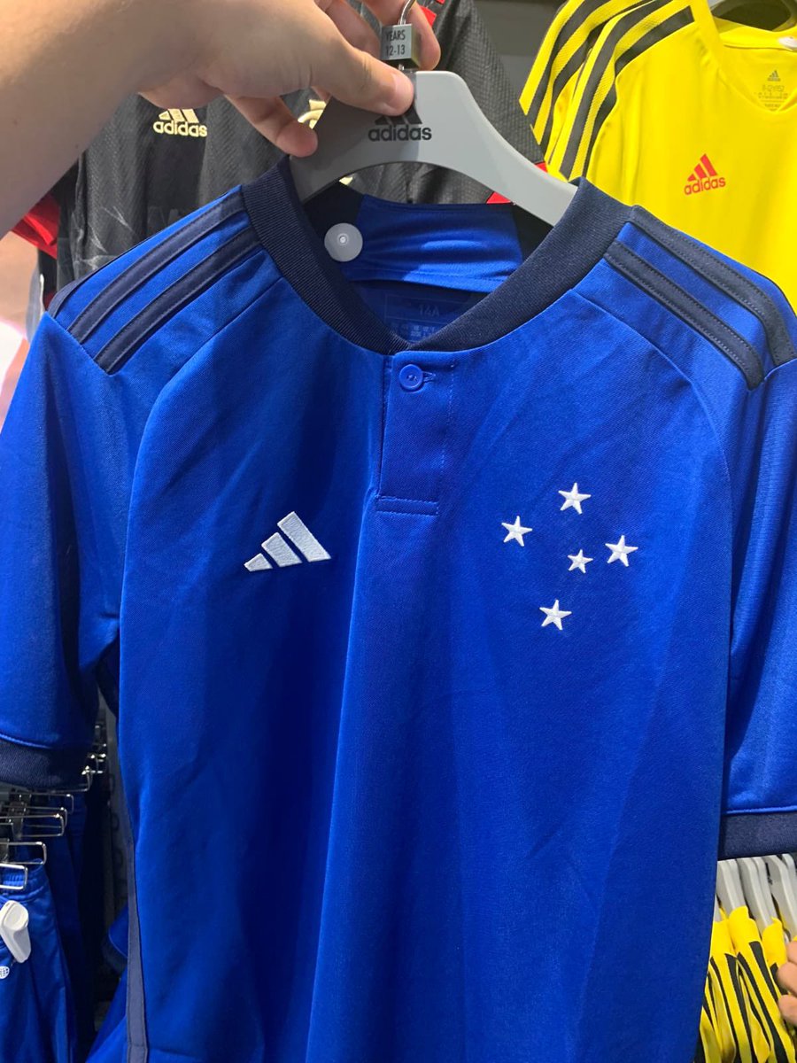 conexaocec's tweet photo. 🚨 Vazou a nova camisa do Cruzeiro para 2023.

Gostaram? Comente.

📸 @edusuperbi https://t.co/y8CHFAROZ7