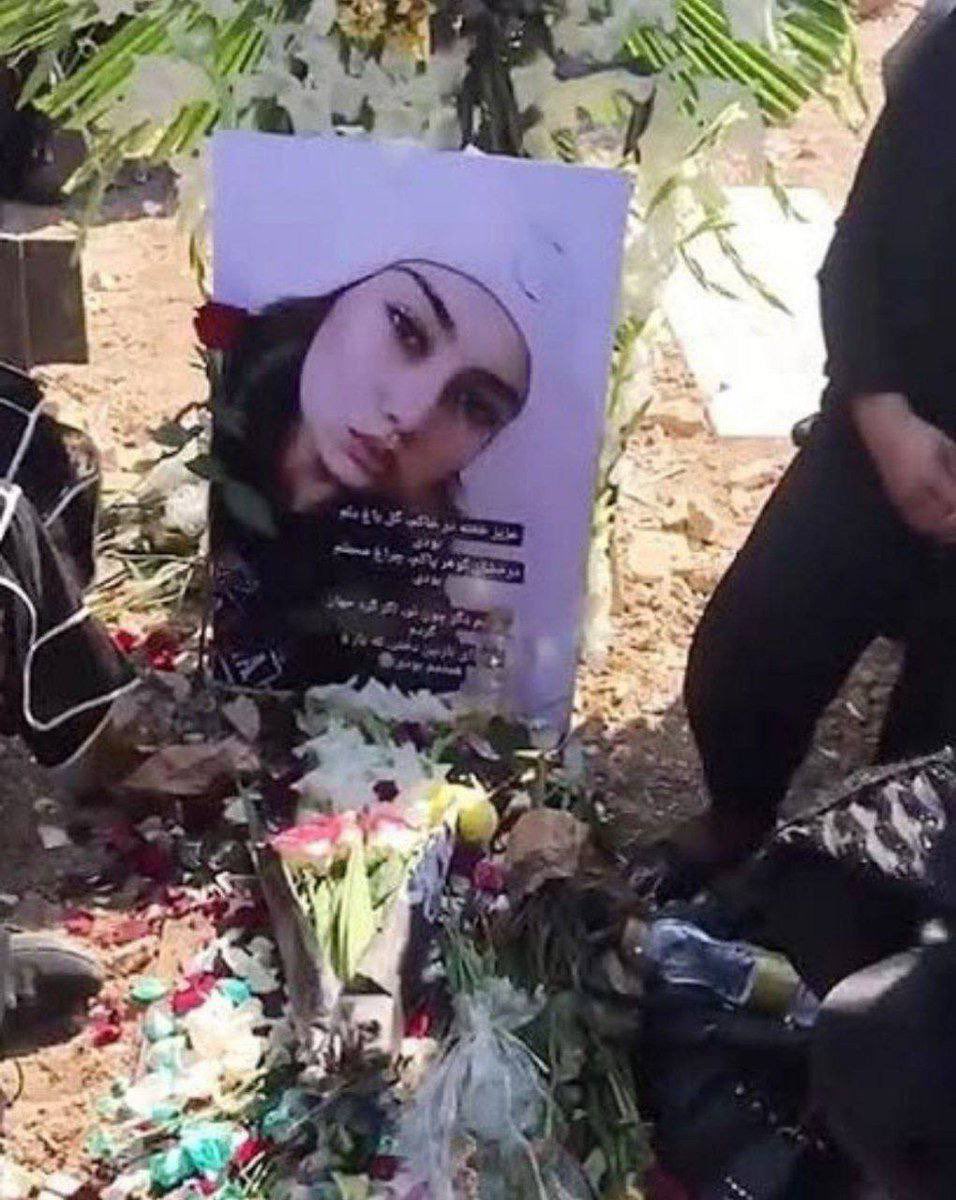Javanmardi75's tweet photo. پنجشنبه ۸ دی ماه، مراسم چهلم شهیدان انقلاب: 

حمیدرضا روحی در بهشت زهرا تهران 

عاطفه نعامی در بهشت آباد اهواز

رضا شریعتی در ایذه 

نگین رادفر در مسجد اصحاب کهف (بعثت، بلوار مرزبانی) و آرامستان بهشت محمدی سنندج

#مهسا_امینی https://t.co/Kma2kwAs2m