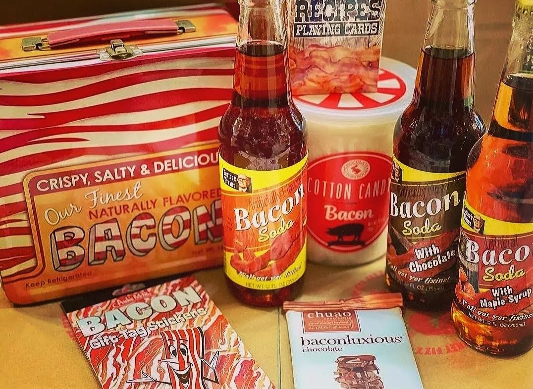 RocketFizz's tweet photo. Our new year's resolution? More bacon! 🥓

#RocketFizz #bacon #nye
#soda #candy #lestersfixins 

*products vary by availability* https://t.co/nnzsxDH3E8