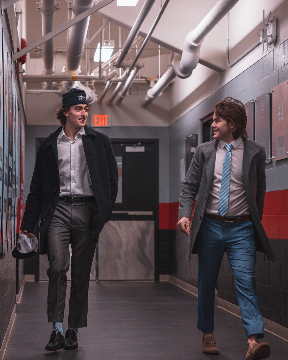 WHLGiants's tweet photo. Pullin’ up in style 😎 https://t.co/ZktwqoOy5s