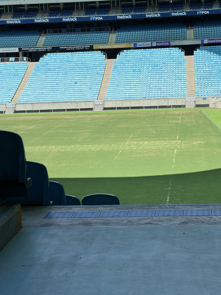 _clemir's tweet image. O campo da @arenapoa @Gremio está perfeito para janeiro já ter jogos!
É impressionante o descaso.