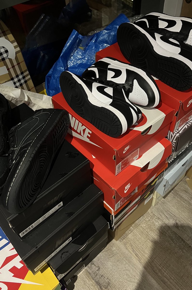 cwyy001's tweet photo. Finally landed more pairs from Nike after holidays

@DispurGen @ToolsHubio https://t.co/6BuBQ3IBc6