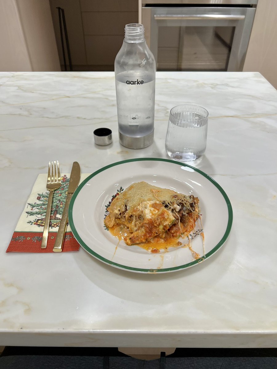 KDiabeto's tweet photo. Keto Lasagna: sub zucchini slices for noodles, @yomamasfoods tomato sauce, ricotta cheese, Italian sausage, mozzarella + parm on top. Throw it all in the oven for 25-30 min at 450. #keto #ketorecipes #ketorecipe #sugarsucks #ditchsugar #t1d #type1diabetes https://t.co/Gtqx9WbsZk