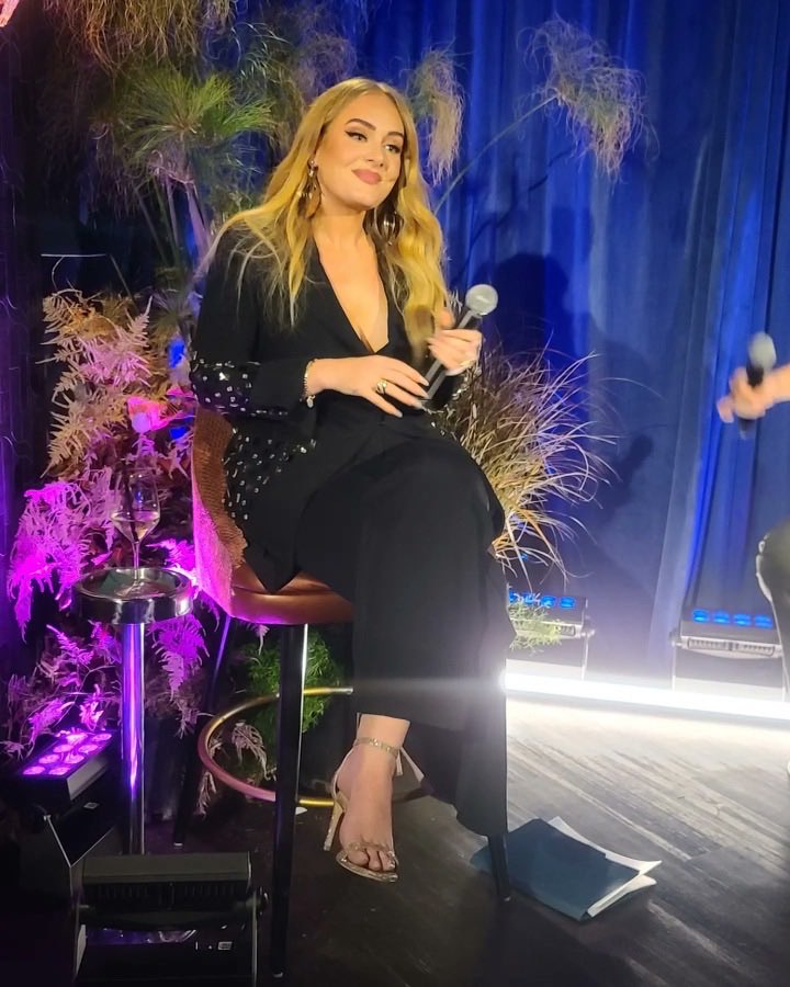 dcdaydreamers's tweet photo. October:
#HappyHourWithAdele https://t.co/WBSTztPsLo