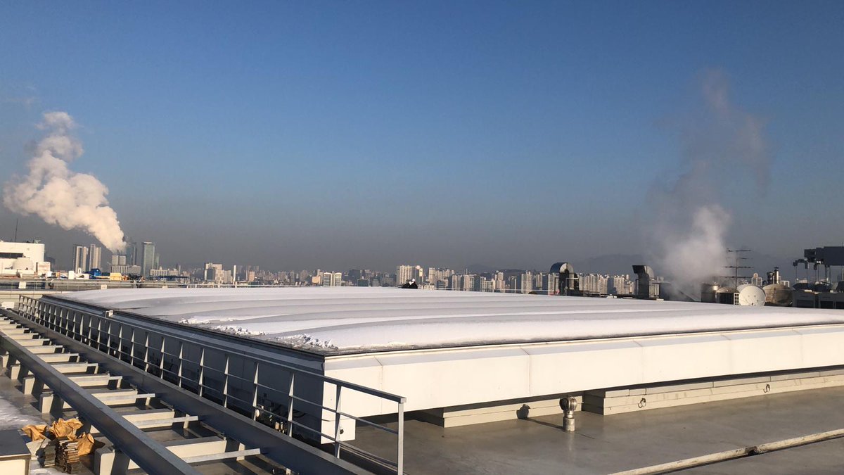 MakMax_kr's tweet photo. Full maintenance of the first retractable ETFE film structure (triple layer cushions, completed in 2007) in Korea. Just completed by 
@_taiyokogyo  太陽工業株式会社／TaiyoKogyo Corporation https://t.co/gNAhgbLnVd