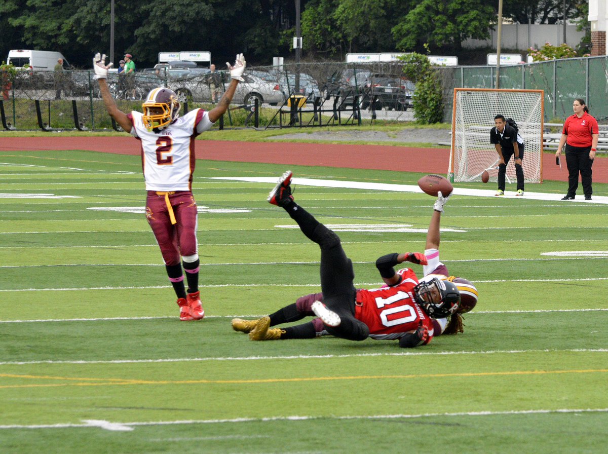 The #kansasfootball vs #arkansasfootball game is wild!  Really makes me miss playing the sport! #dc #football #semipro #athlete #ot