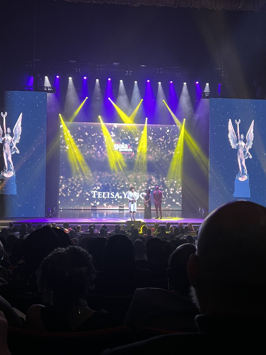 DeLisa Claude tweet media