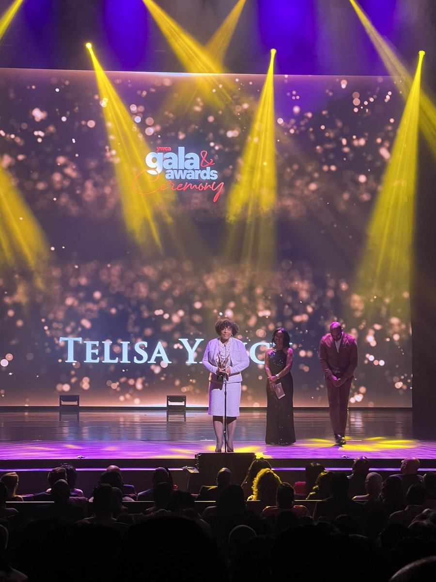 DeLisa Claude tweet media