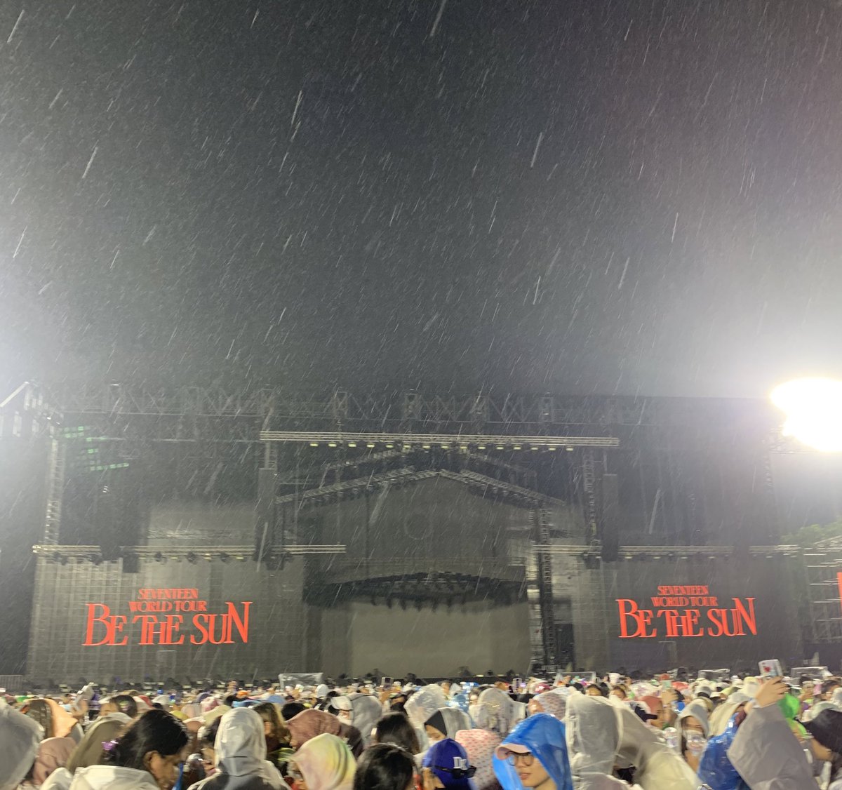 96ify's tweet image. Definitely the best night everrrr! 💓 #BETHESUNiNJKT