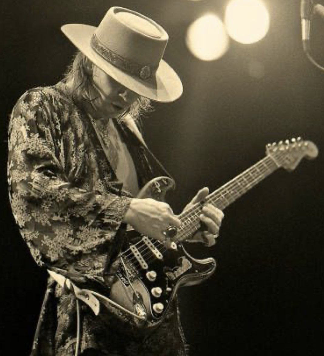 RockNRoLL_85's tweet photo. “RETWEET” if Stevie Ray Vaughan lands on your top 3 Guitarists of all-time! https://t.co/BHc7Vqjgeq