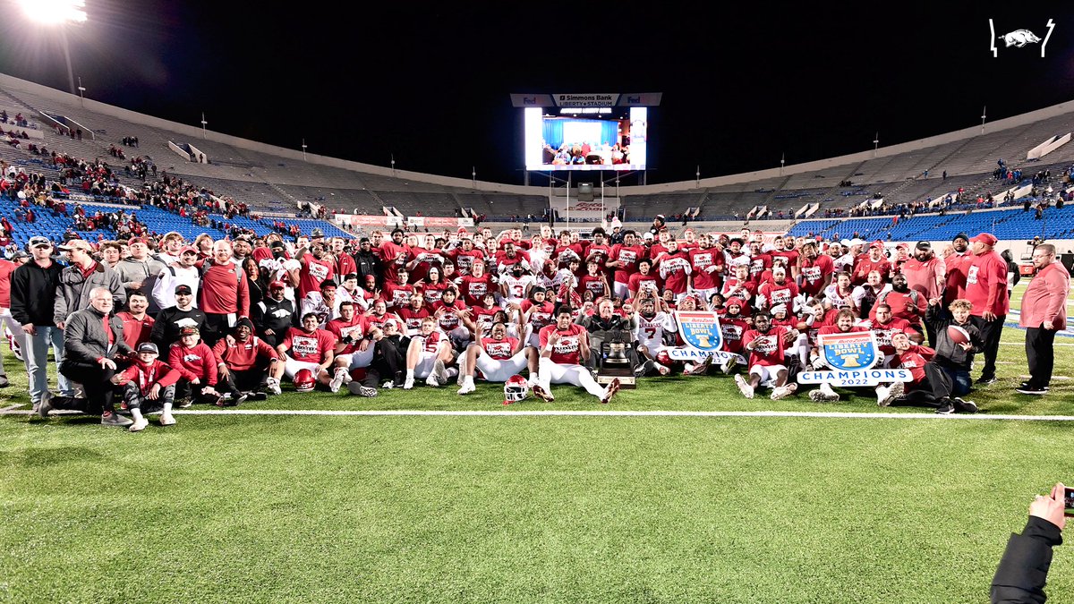 RazorbackFB's tweet photo. RING OUR BELL https://t.co/k5G7zPIYzo