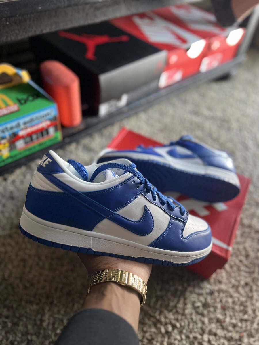 Biz__9's tweet photo. Main man wanted these since the original drop so me and @JordanMBattle got him right! THAT SMILE SAYS IT ALL 🗣️🖤

Kentucky Dunk Low 💙🔥✅  

P.S. He is a Sigma #GoMob 😎 https://t.co/0BlRXJLFLG