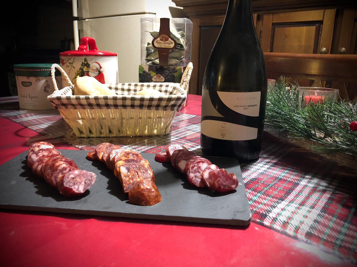 CantineCerdelli's tweet photo. “Siate felici, agite nella felicità, sentitevi felici, senza alcuna ragione particolare.”
-Socrate
.
.
#cantinecerdelli #socrate #socrates #italianwine #wine #winelover #winetime #spumante #spumanteitaliano #iosodinonsapere https://t.co/VmpYyKa2ds