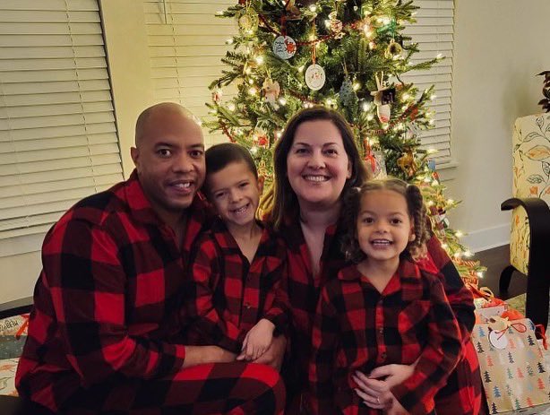 TravisThomasExp's tweet photo. Thank You #maryland For Being Home To My Family &amp; Teaching Me The Right Way To Treat People Wherever I May Go In Life! You Will Always Be My ❤️ But Now I Gotta Head Back Up North &amp; Keep Building 💯#happyholidays #countylife #travisthomasexperience #letsgocolt #letsgocam https://t.co/VUb4UZdfY8