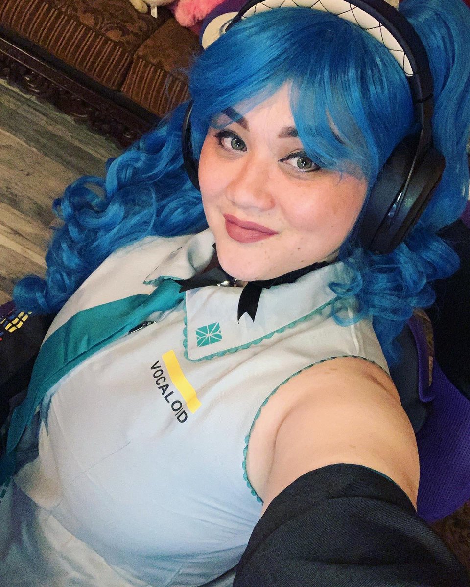 daku_bara's tweet photo. Last Cosplay for 2022! We end with Hatsune Miku! Cosplay Redemption Stream Redeemed! https://t.co/qI0SIZNfcn #twitchstreamer #cosplaystreamer #varietygamer #hatsunemiku #hatsunemimucosplay #cosplayer #dakucosplays #dakuscloset #gamergirl #altgirl #gothgirl #thicccosplayer https://t.co/tY1vJcOvQP