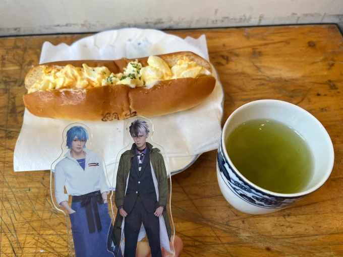 ずっと行きたかった、期間限定でオープンしてらっしゃるめちゃくちゃ可愛い喫茶店に帰省前ギリギリで行ってきた〜今年は今日明日で終わりのようなので行けてよかった帰省したらイラスト描くぞ〜!(予定) 