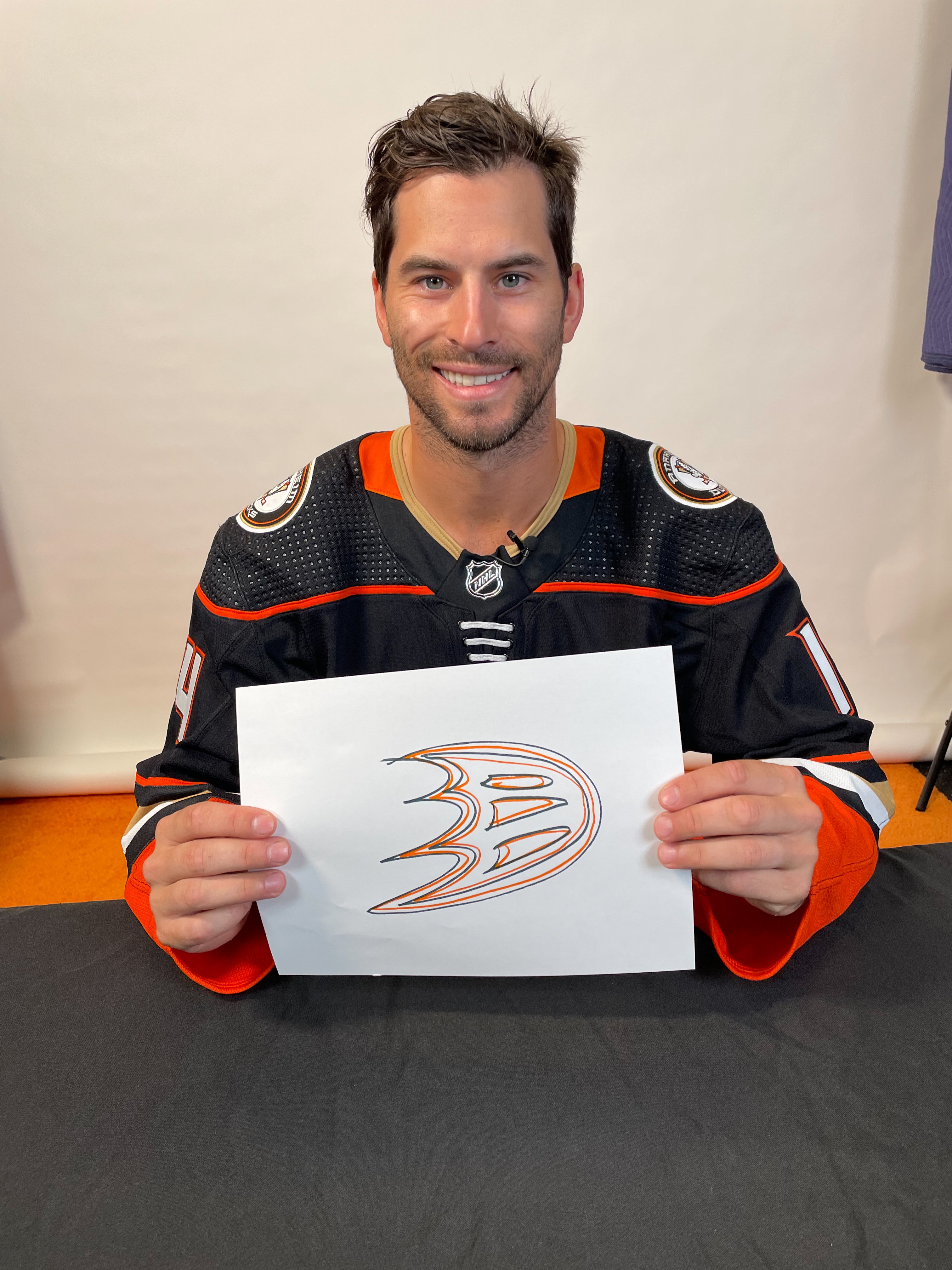 The Anaheim Ducks read and react tweets written by fans - Article - Bardown
