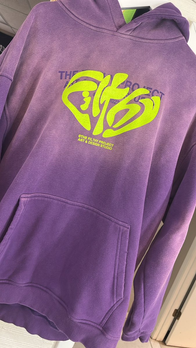 ItsHimi's tweet photo. @KevinLiberus18 woo charging way faster then we anticipated wtf🐐🐐🐐🐐 oh yah first official collab w @theinfamousjc on the hoodie no Zap 🤒 https://t.co/xM0c0zX1Cd