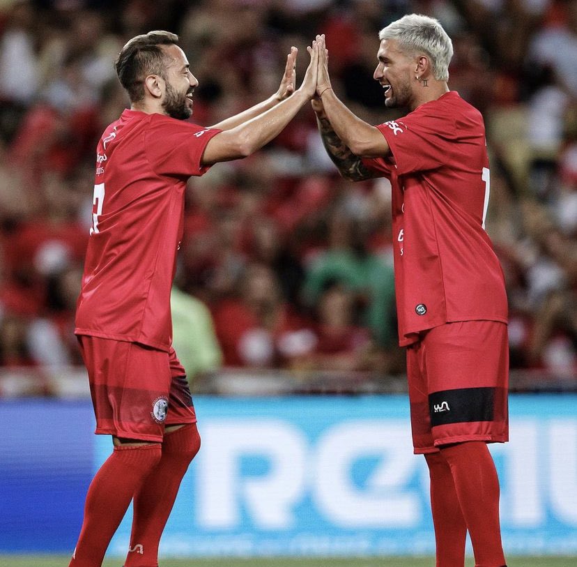 raflamello81's tweet photo. O que eu amo esses dois é brincadeira! Gênios! https://t.co/h28OKEPATm