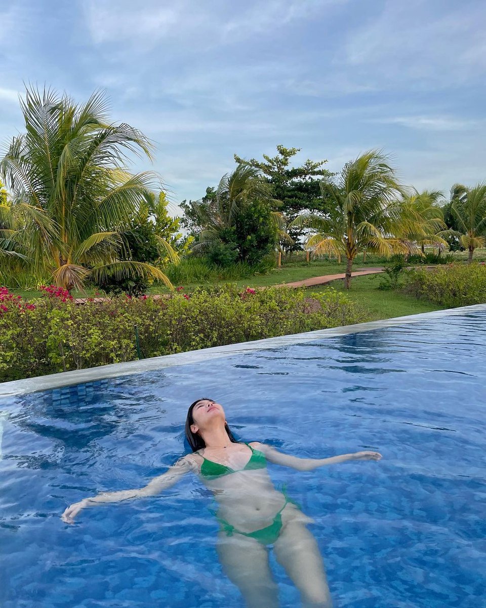 zein18576's tweet photo. 🏊‍♀️ https://t.co/i7B0NMHntJ