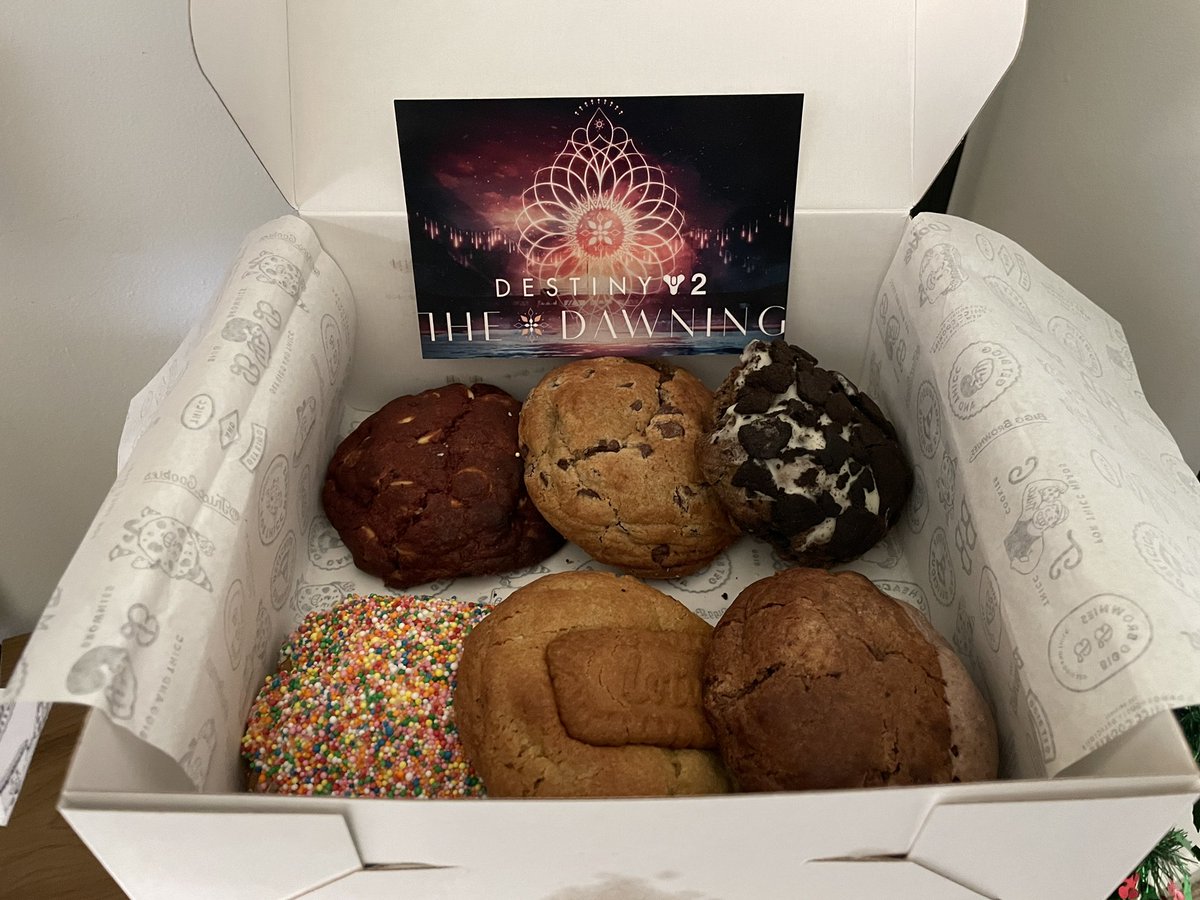 Day absolutely made, what an awesome and tasty package to receive. Thank you to <a href="/DestinyGameANZ/">Destiny 2 ANZ</a> <a href="/Bungie/">Bungie</a> and Thicc Cookies for this amazing treat, can’t wait to dig in! 🍪 #TheDawning #Destiny