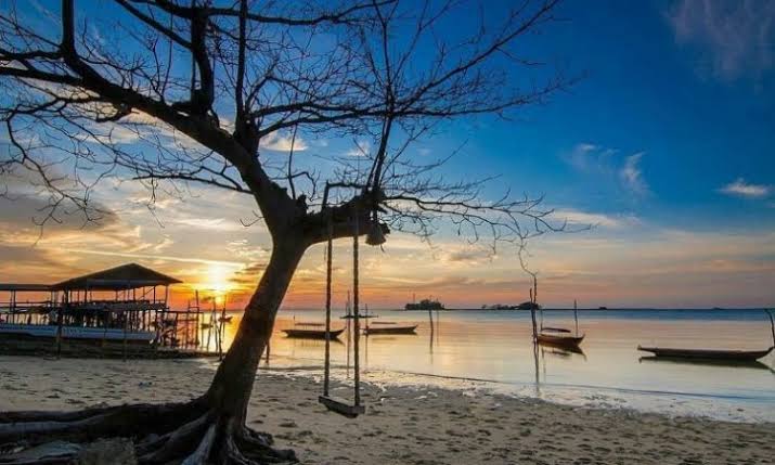 Infowisata_202's tweet photo. Pantai Nongsa, Liburan Akhir Pekan Sempurna di Batam!
Dapatkan informasi selanjutnya hanya di web kami https://t.co/XQCk6AzegK
#wisataindonesia #infowisataonline #izigo #iwon #wisatabatam #pantainongsa #pesonaalamindonesia #pesonapantaiindonesia #kekayaanalamindonesia #batamcity https://t.co/ChMgVwjPsq