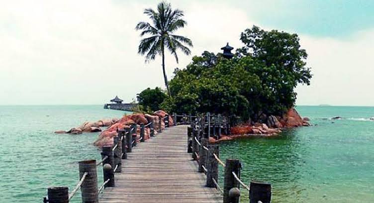 Infowisata_202's tweet photo. Pantai Nongsa, Liburan Akhir Pekan Sempurna di Batam!
Dapatkan informasi selanjutnya hanya di web kami https://t.co/XQCk6AzegK
#wisataindonesia #infowisataonline #izigo #iwon #wisatabatam #pantainongsa #pesonaalamindonesia #pesonapantaiindonesia #kekayaanalamindonesia #batamcity https://t.co/ChMgVwjPsq