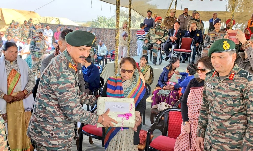 SWComd_IA's tweet photo. 51st #NagiDay commemorated the victory at Nagi dunes on 28 Dec 1971.Homage was paid to gallant soldiers.
Veer Naris, NOKs, and War Veterans were felicitated by GOC #ChetakCorps. Civil administration &amp; locals attended the ceremony.
#SaptaShaktiCommand 
@LestWeForgetIN
@adgpi https://t.co/LyOCoaVaKj